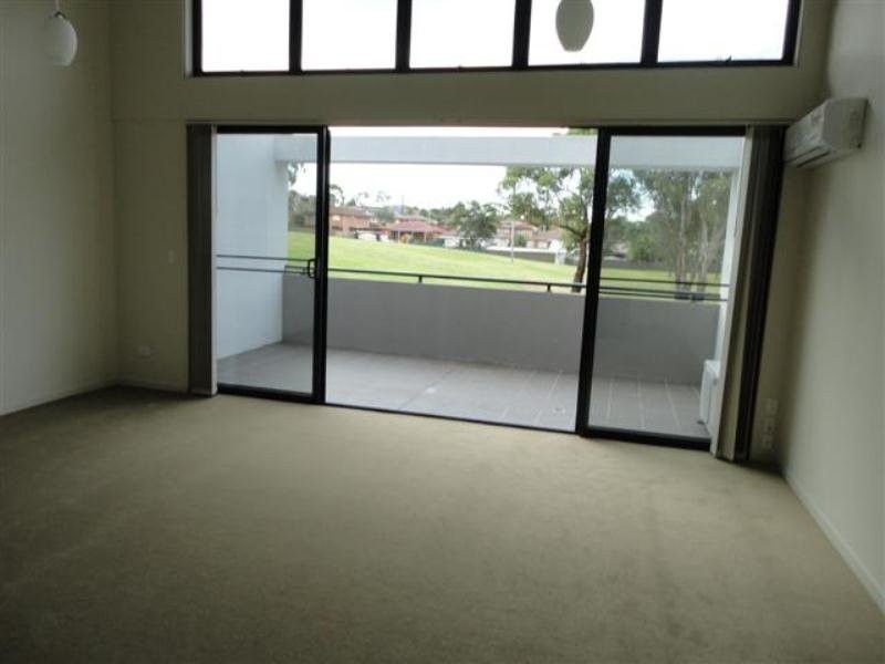 8/6-10 Kippax Street, Merrylands NSW 2160