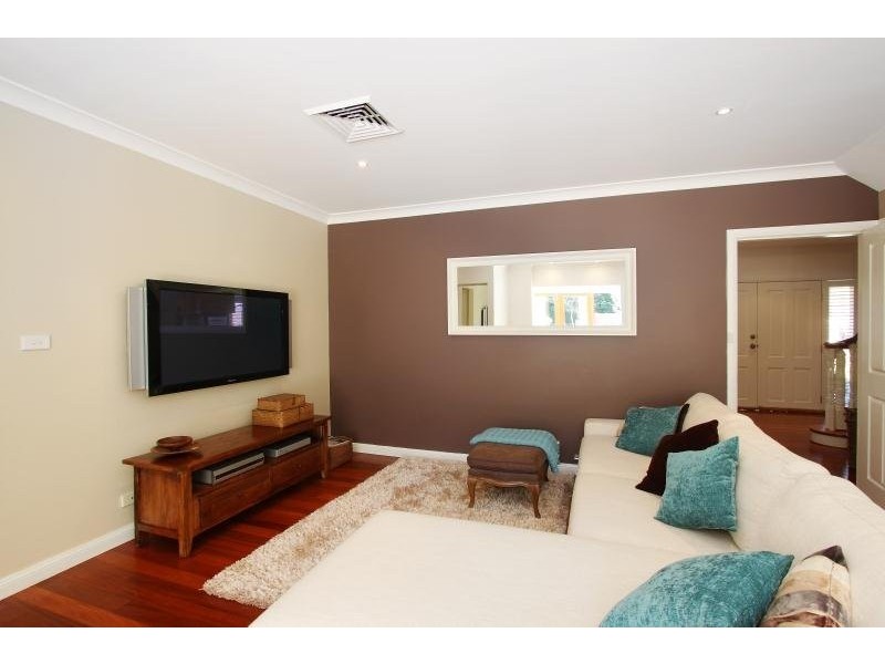 36 Kambah Place, West Pennant Hills NSW 2125