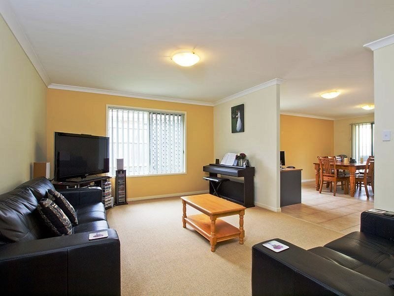 6 Innes Close, Parkinson QLD 4115