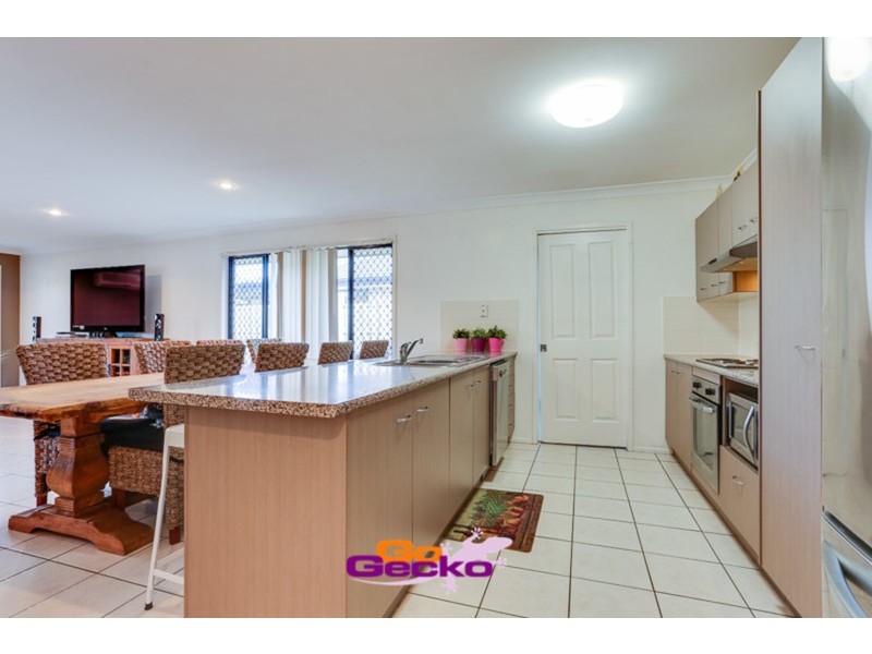 10 Goongarrie Crescent, Parkinson QLD 4115