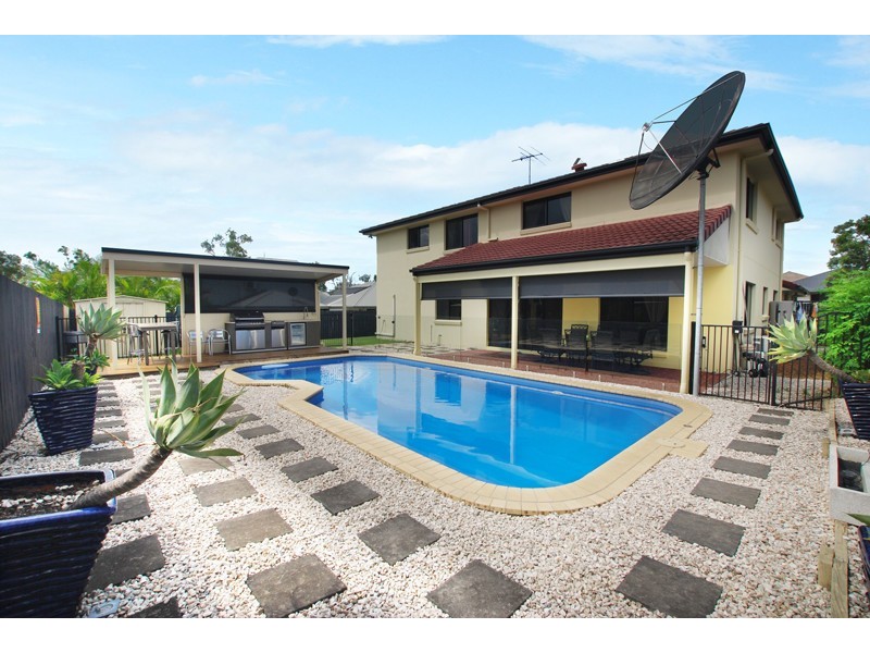 16 Morialta Place, Parkinson QLD 4115