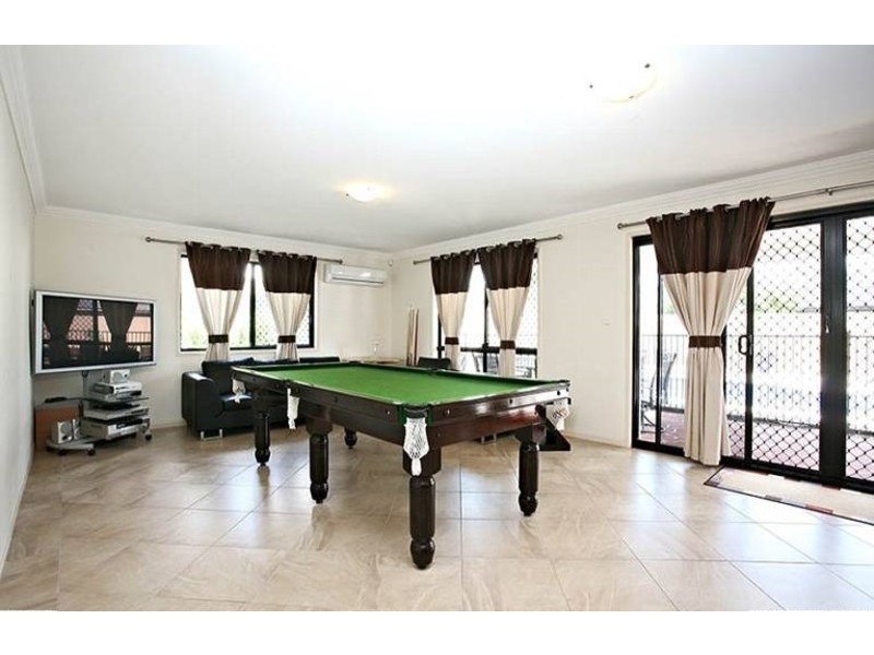 16 Morialta Place, Parkinson QLD 4115