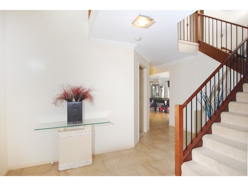 16 Morialta Place, Parkinson QLD 4115