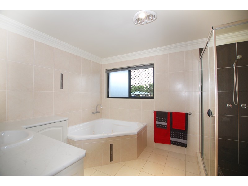 16 Morialta Place, Parkinson QLD 4115