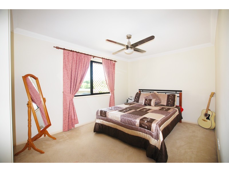 16 Morialta Place, Parkinson QLD 4115