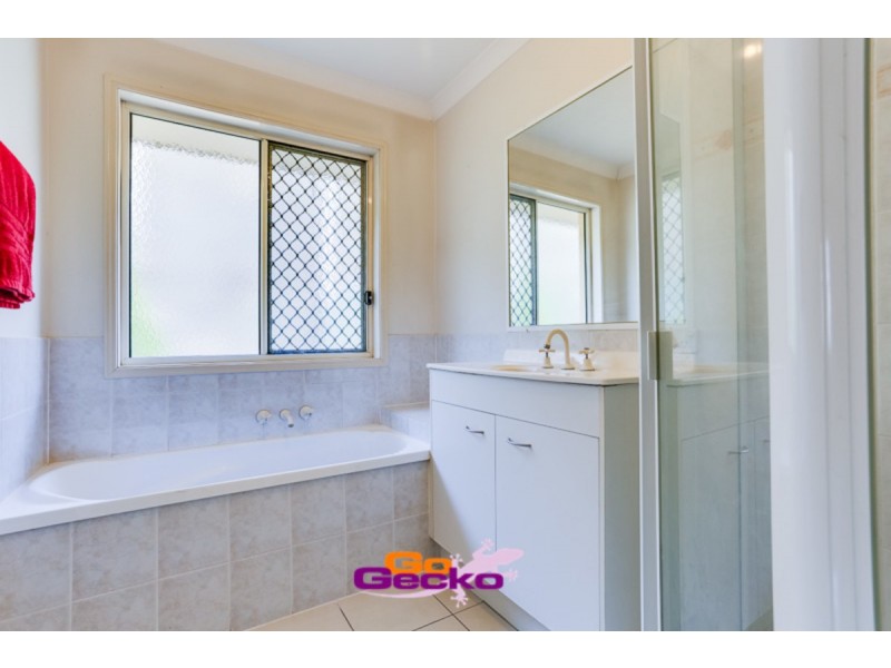 15 Kinchega Circuit, Parkinson QLD 4115