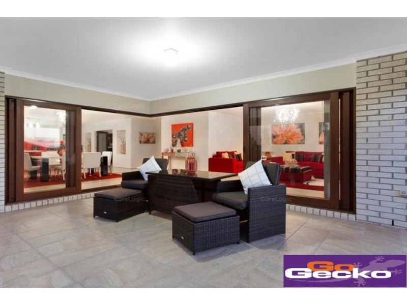 31 Roland Street, Parkinson QLD 4115