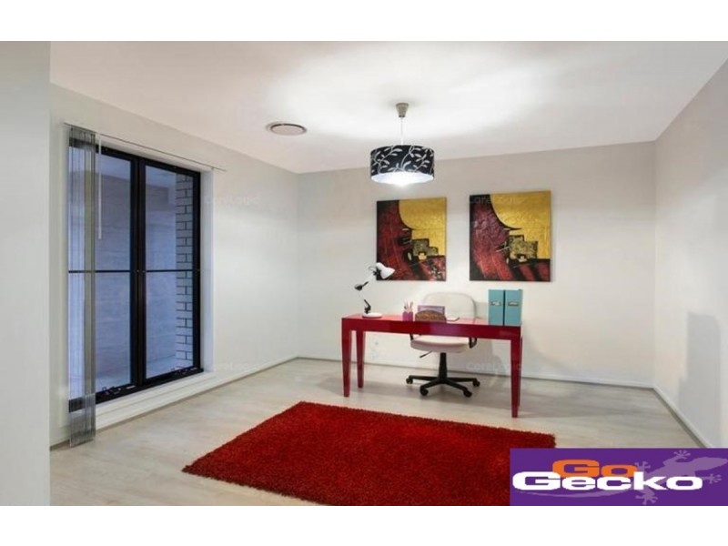 31 Roland Street, Parkinson QLD 4115