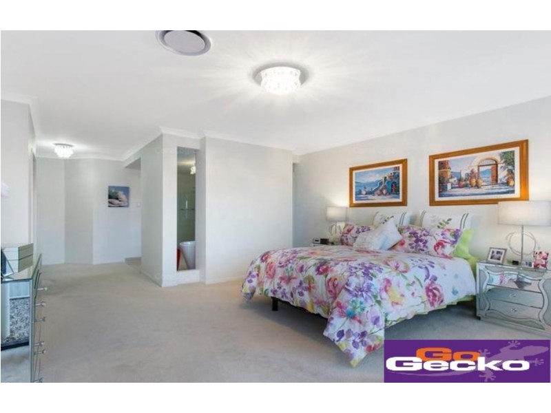 31 Roland Street, Parkinson QLD 4115