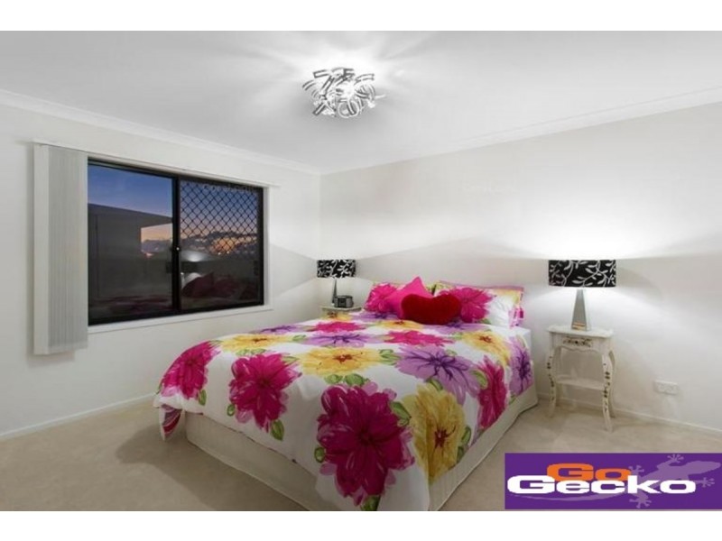 31 Roland Street, Parkinson QLD 4115