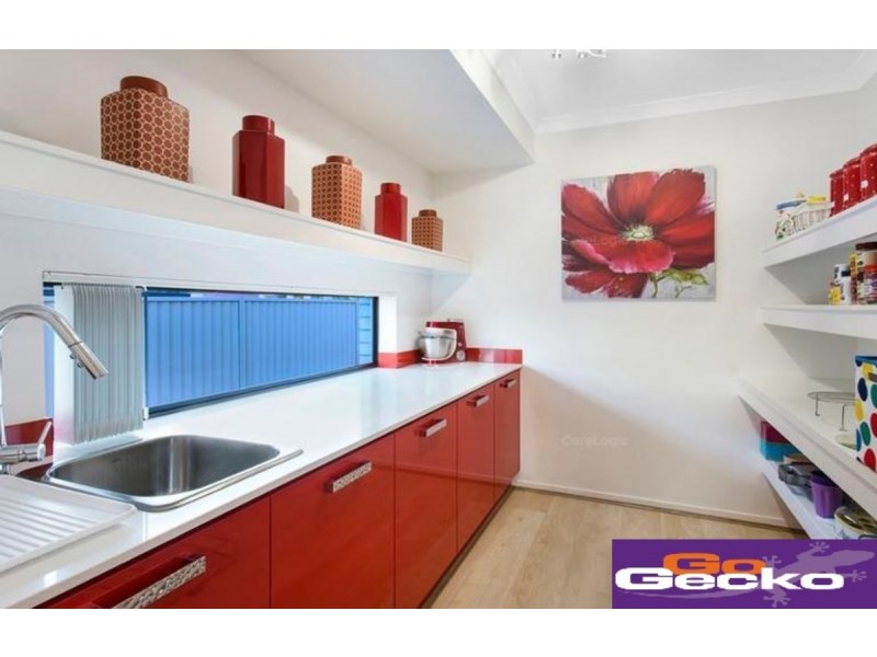 31 Roland Street, Parkinson QLD 4115