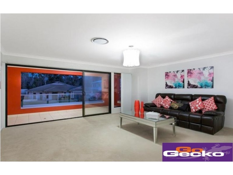 31 Roland Street, Parkinson QLD 4115