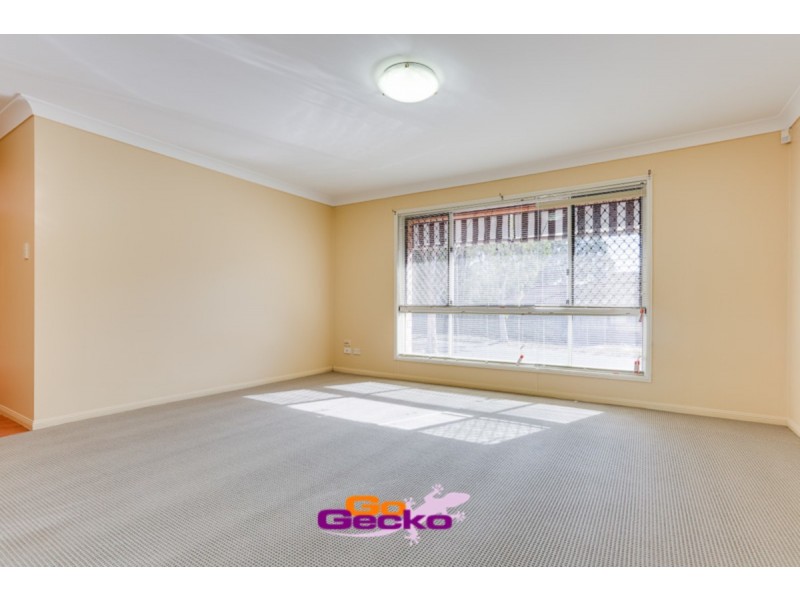 33 St James Street, Forest Lake QLD 4078