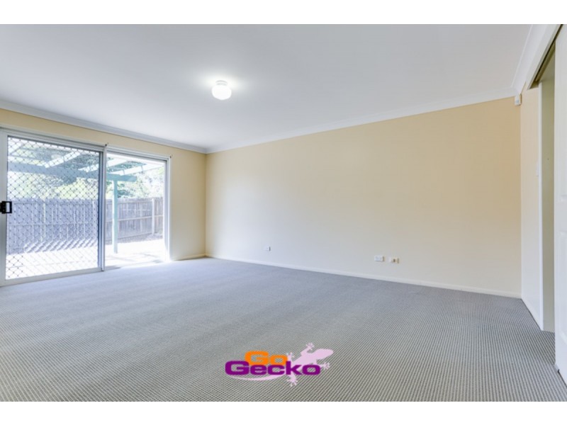 33 St James Street, Forest Lake QLD 4078