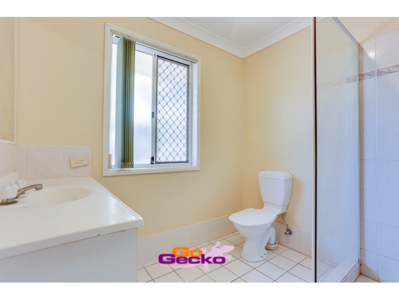 33 St James Street, Forest Lake QLD 4078