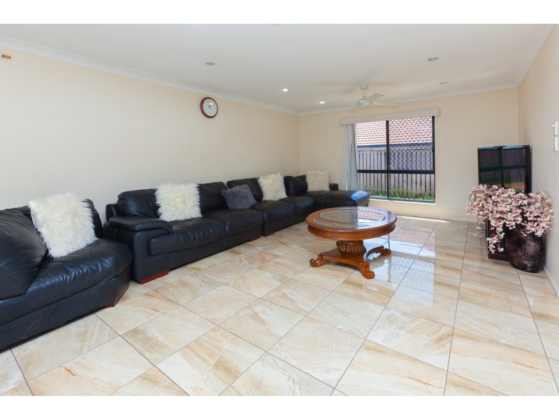 3 Naracoorte Place, Parkinson QLD 4115