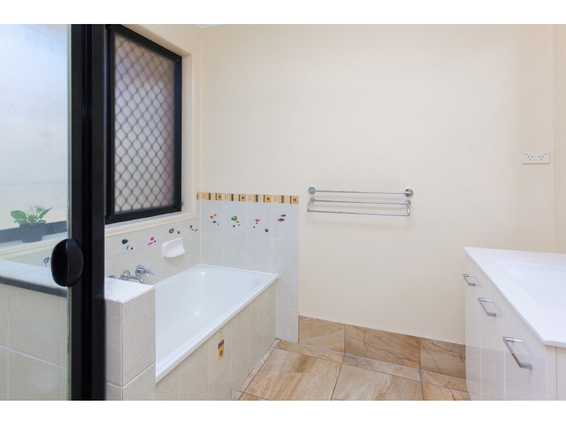 3 Naracoorte Place, Parkinson QLD 4115