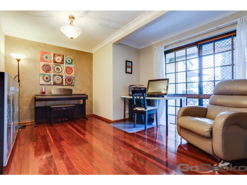 63 Oakleaf Street, Eight Mile Plains QLD 4113