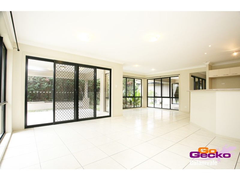 7 Apsley Crescent, Parkinson QLD 4115