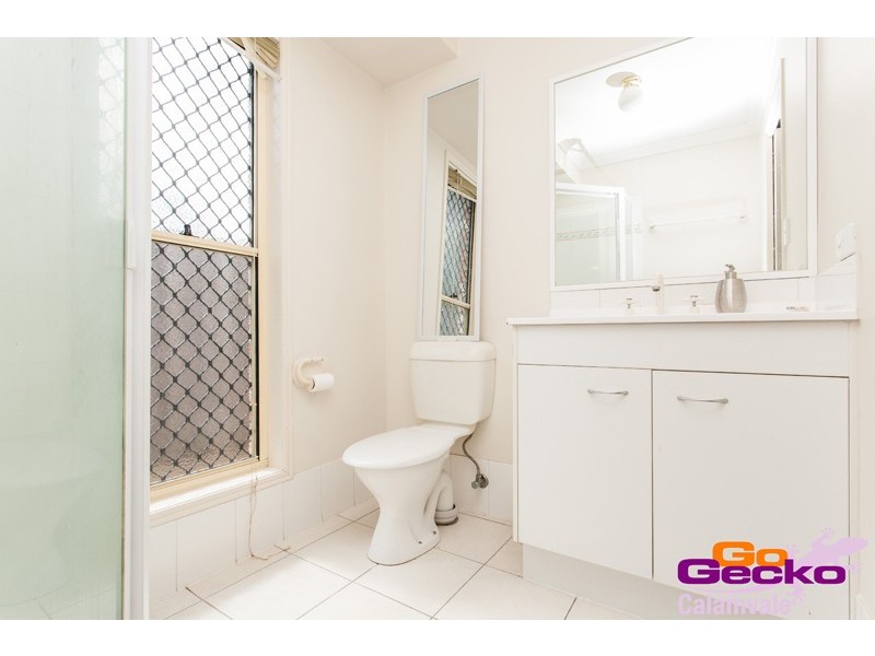 8 Innes Close, Parkinson QLD 4115