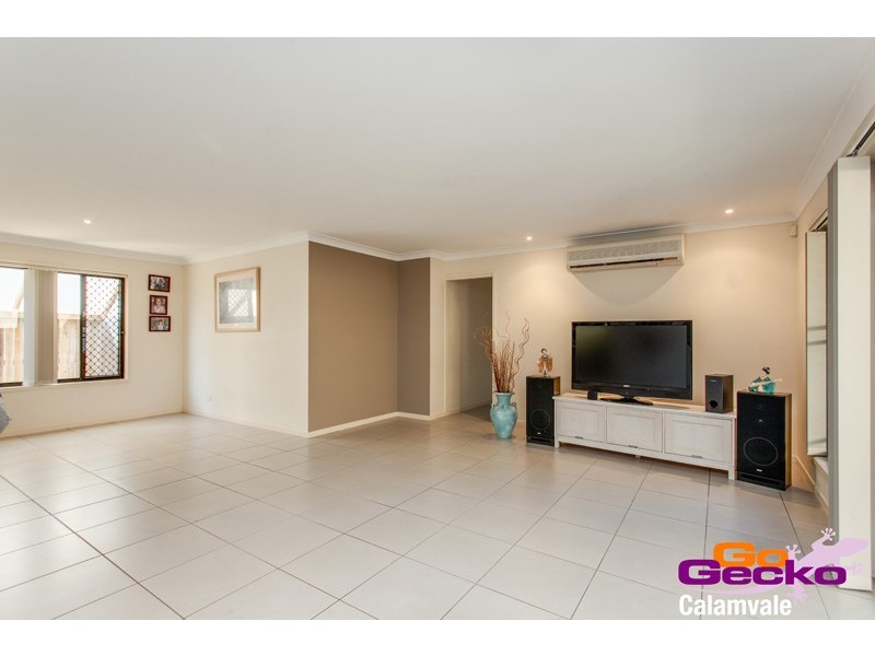 6 Girraween Cres, Parkinson QLD 4115