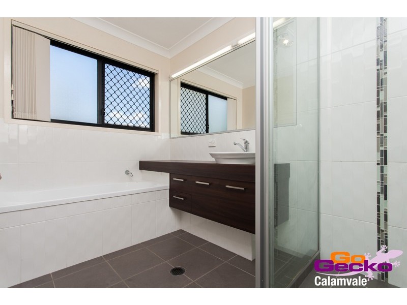 6 Girraween Cres, Parkinson QLD 4115