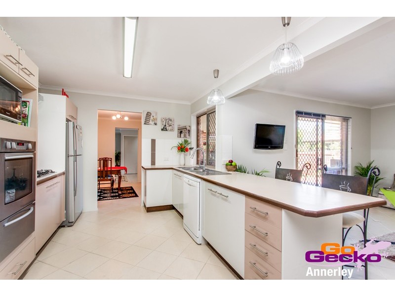 17 Ruby Avenue, Tarragindi QLD 4121
