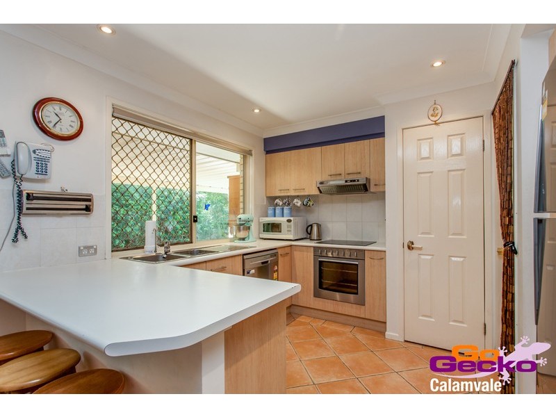 5 Earls Court, Calamvale QLD 4116
