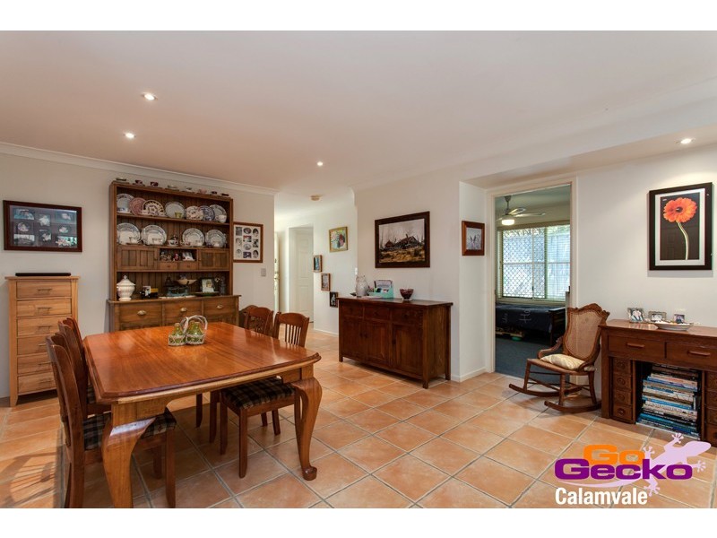 5 Earls Court, Calamvale QLD 4116