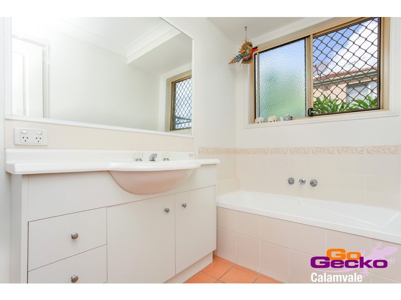 30/8 Manor Street, Eight Mile Plains QLD 4113