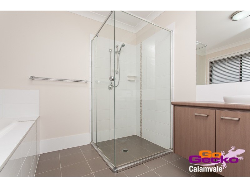 12 Hatia Place, Kuraby QLD 4112