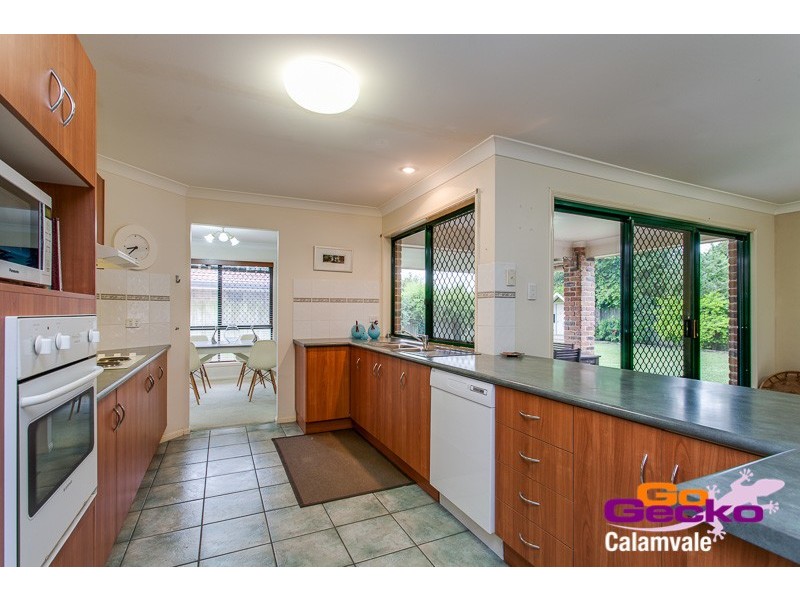 22 Seaton Place, Parkinson QLD 4115