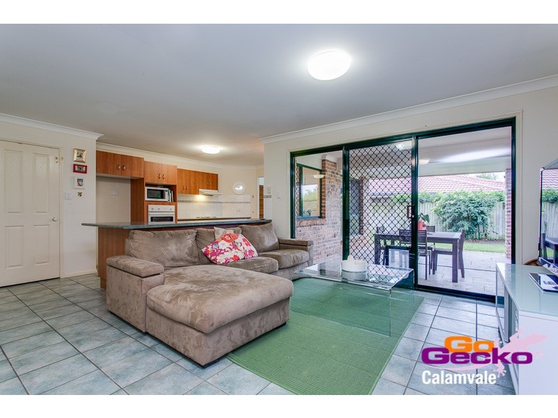 22 Seaton Place, Parkinson QLD 4115