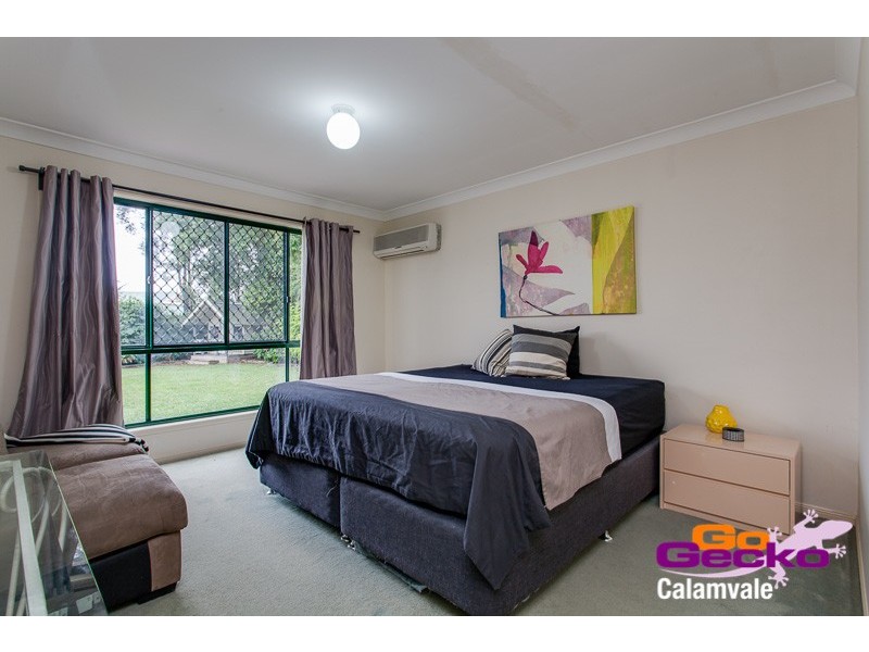 22 Seaton Place, Parkinson QLD 4115
