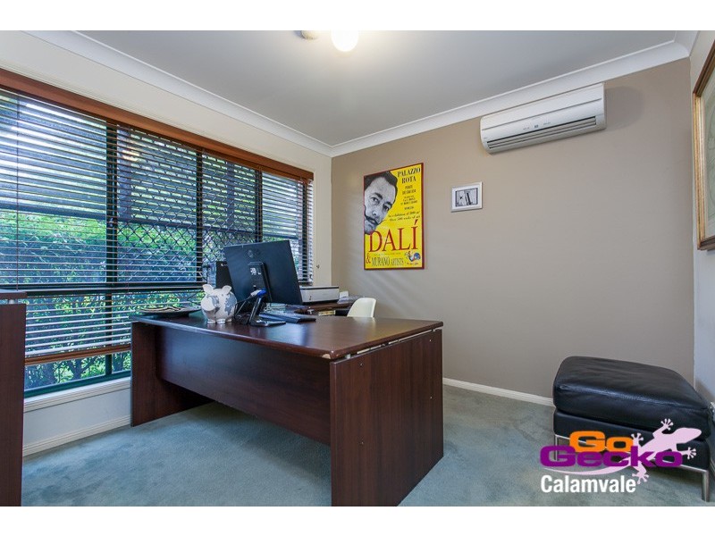22 Seaton Place, Parkinson QLD 4115