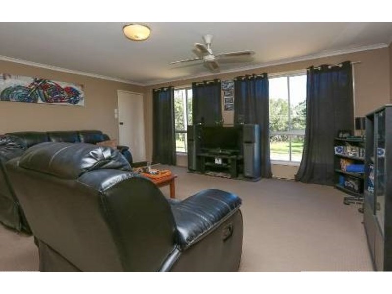 31 West Bega, Kingston QLD 4114