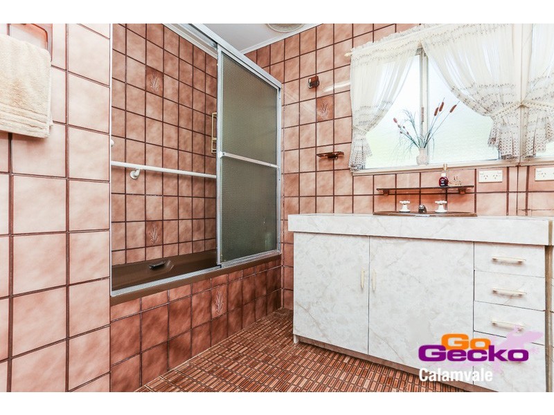 10 Laughlin Street, Kingston QLD 4114