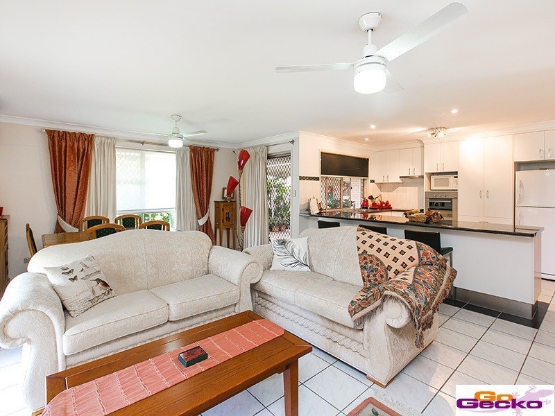 40 Sunflower Crescent, Calamvale QLD 4116