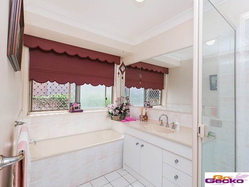 40 Sunflower Crescent, Calamvale QLD 4116