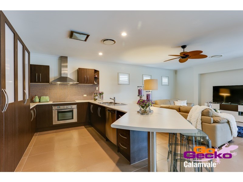 32 Lambert Drive, Calamvale QLD 4116