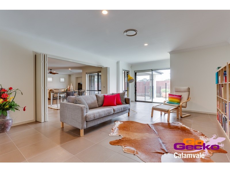 32 Lambert Drive, Calamvale QLD 4116