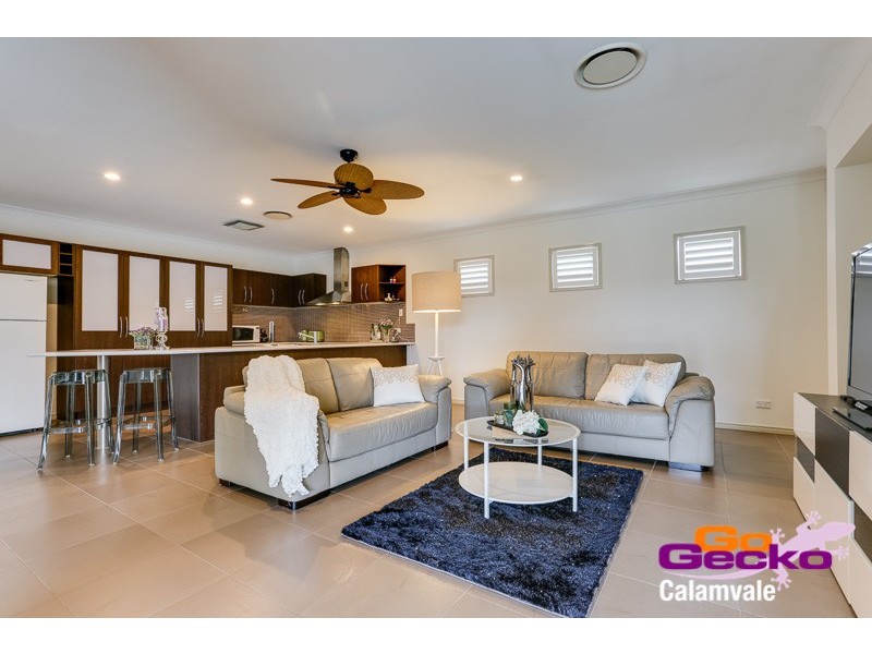 32 Lambert Drive, Calamvale QLD 4116