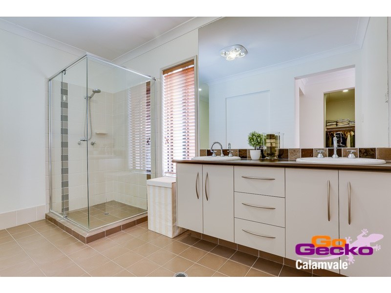 32 Lambert Drive, Calamvale QLD 4116