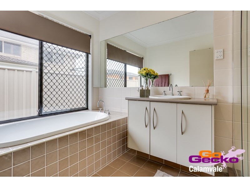 32 Lambert Drive, Calamvale QLD 4116