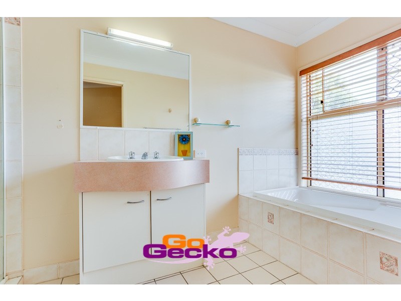 33 Palatine Street, Calamvale QLD 4116