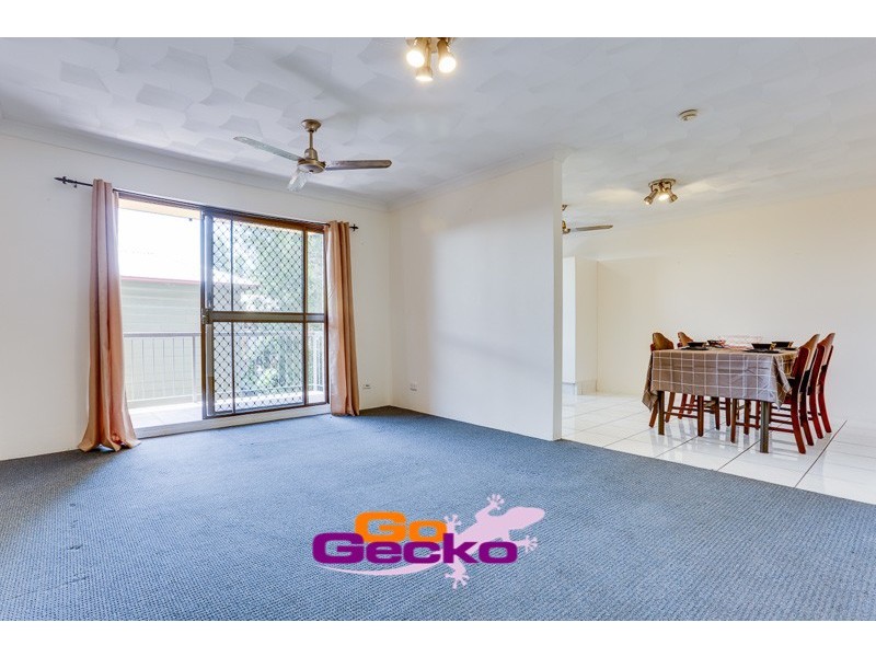 2/12 Carl Street, Woolloongabba QLD 4102