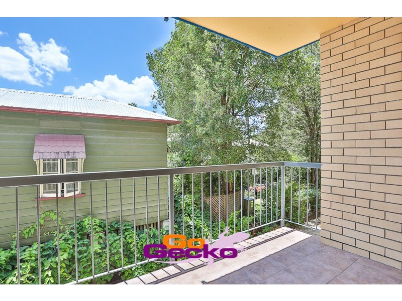 2/12 Carl Street, Woolloongabba QLD 4102