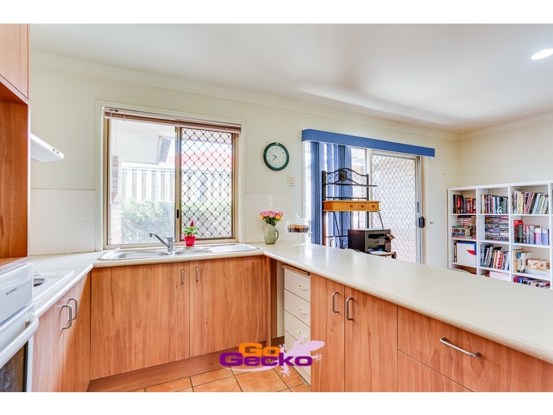 8 Pepper Tree Street, Calamvale QLD 4116