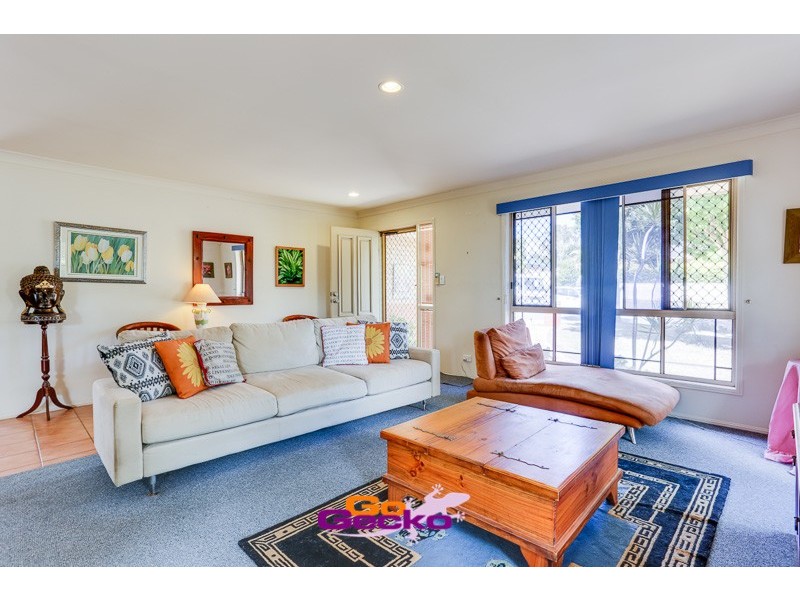 8 Pepper Tree Street, Calamvale QLD 4116