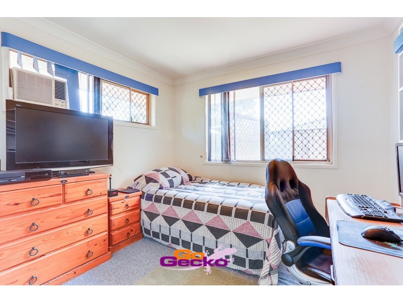 8 Pepper Tree Street, Calamvale QLD 4116